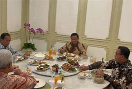 Jokowi Makan Bareng Ganjar Malam Ini